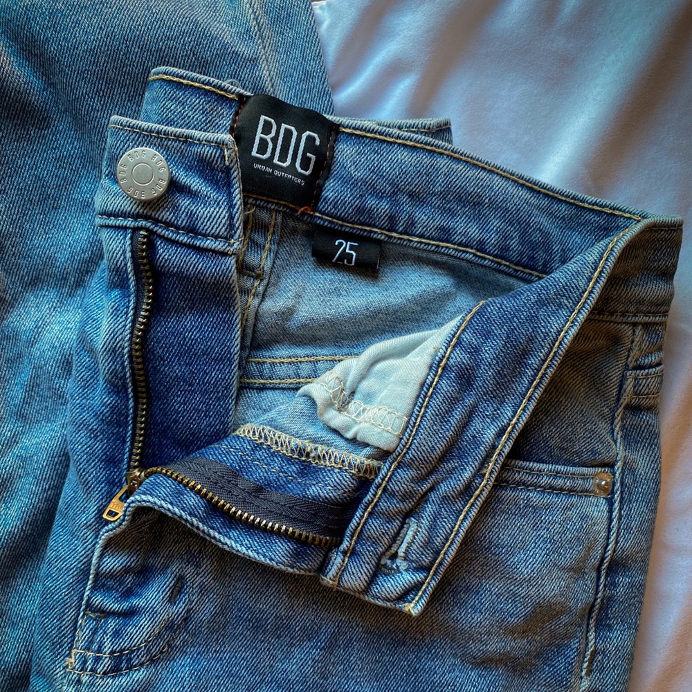 Urban Outfitters High-Waisted Jeans (Size 25)